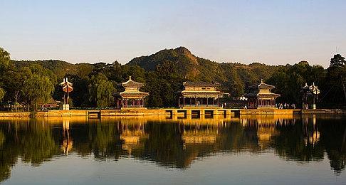 《战神4》PC版在Steam好评如潮 用电脑玩战神爽爆